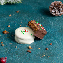 Cargar imagen en el visor de la galería, Pack 5 o 10 Bolsitas de 2 Alfajores Minis Navidad